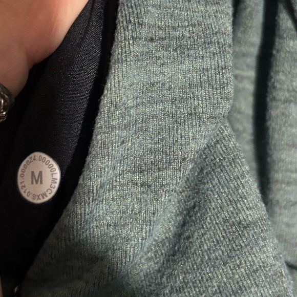 Lululemon men’s half zip - Picture 4 of 4